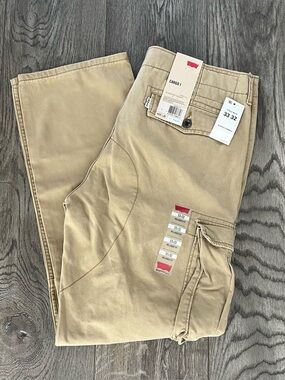LEVI’S NWT Men’s Cargo 1 Pants Neutral Relaxed Fit 33 x 32 NEW